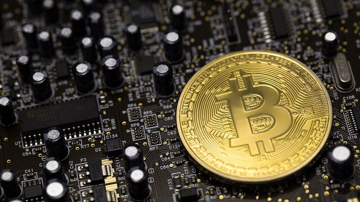 Биткоин впервые с 27 мая поднялся выше 75 тысяч долларов