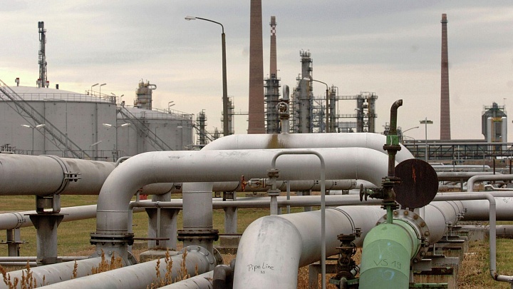 Фицо рассказал, сколько нефти Словакия получит по "Дружбе" до конца апреля