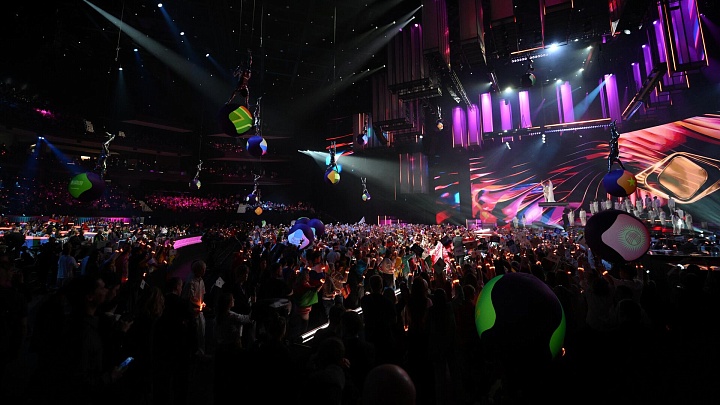 Зрители финала "Интервидения" хором исполнили гимн России