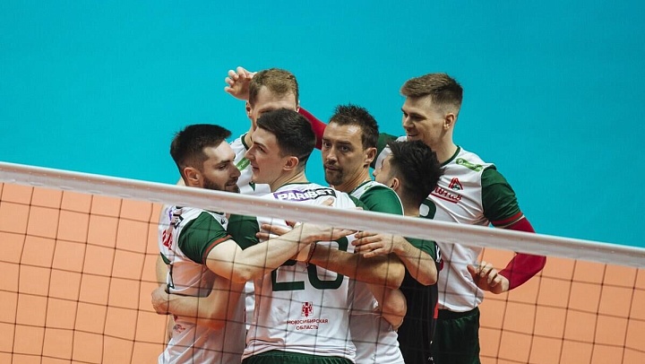 "Локомотив" победил "Динамо-ЛО" в матче "Финала шести" Кубка России